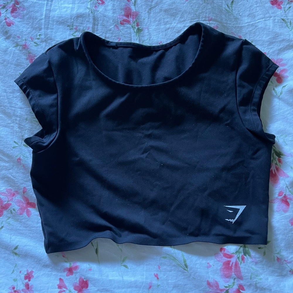 Short sleeve crop top